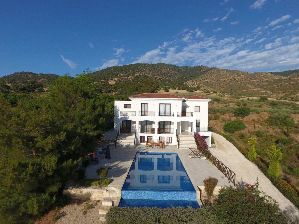 Martika Luxury Villa Agia Marina (Northern Cyprus) Exterior foto